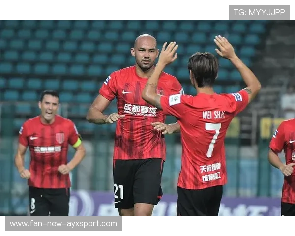 成都蓉城前场整体前压使对方退无可退